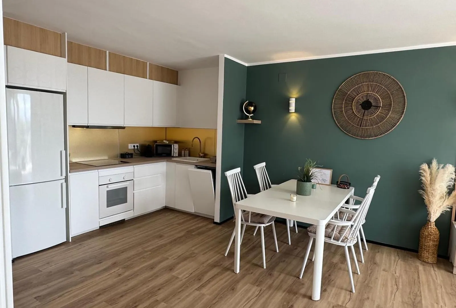 Apartment Marina View Empuriabrava - Appartement Sud-Ouest Au Canal Avec Terrasse Spain
